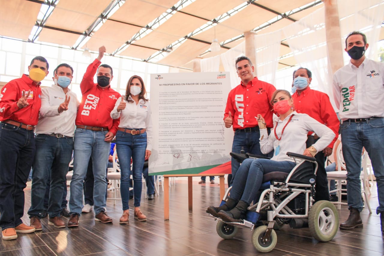 SIGNA CLAUDIA ANAYA CONVENIO CON COMUNIDAD MIGRANTE