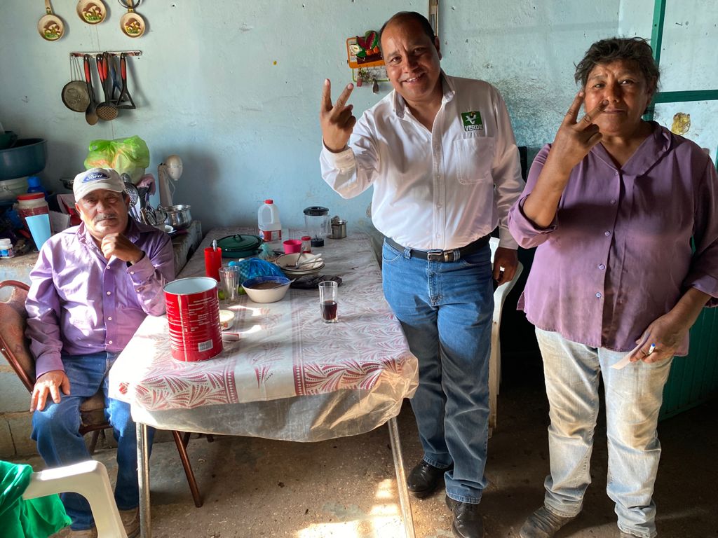 Recorre Alberto de León   comunidades de Fresnillo