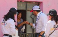 Lleva propuestas puerta a puerta Javo Torres en Estación San José