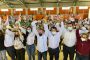 RECIBEN CON AMBIENTE FESTIVO A SAÚL MONREAL EN LA COLONIA ESPARZA