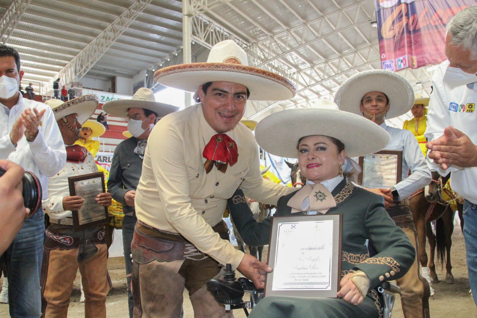 SE COMPROMETE CLAUDIA ANAYA A TRAER CONGRESO NACIONAL CHARRO