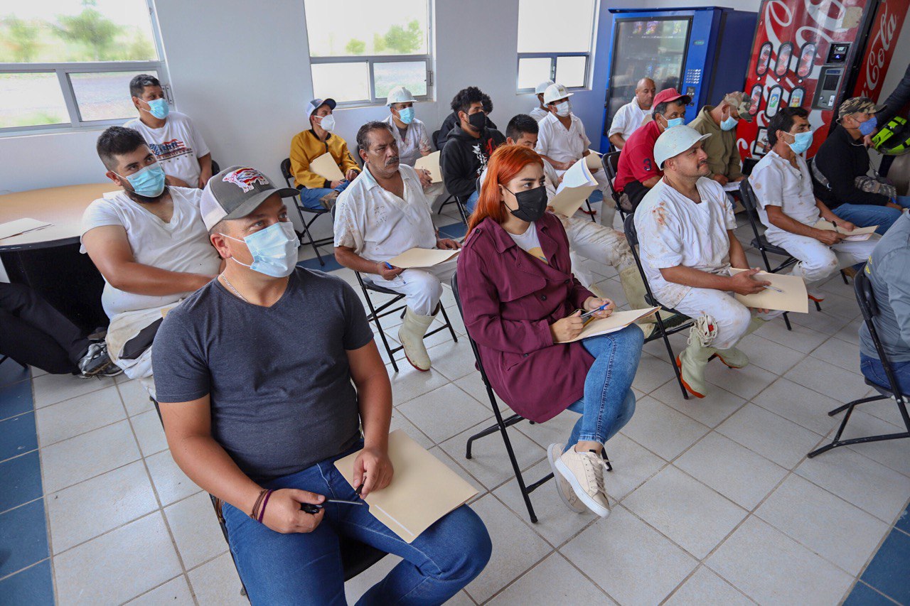 CAPACITAN A TRABAJADORES DEL RASTRO TIF SOBRE LA CERO TOLERANCIA AL ACOSO Y HOSTIGAMIENTO SEXUAL