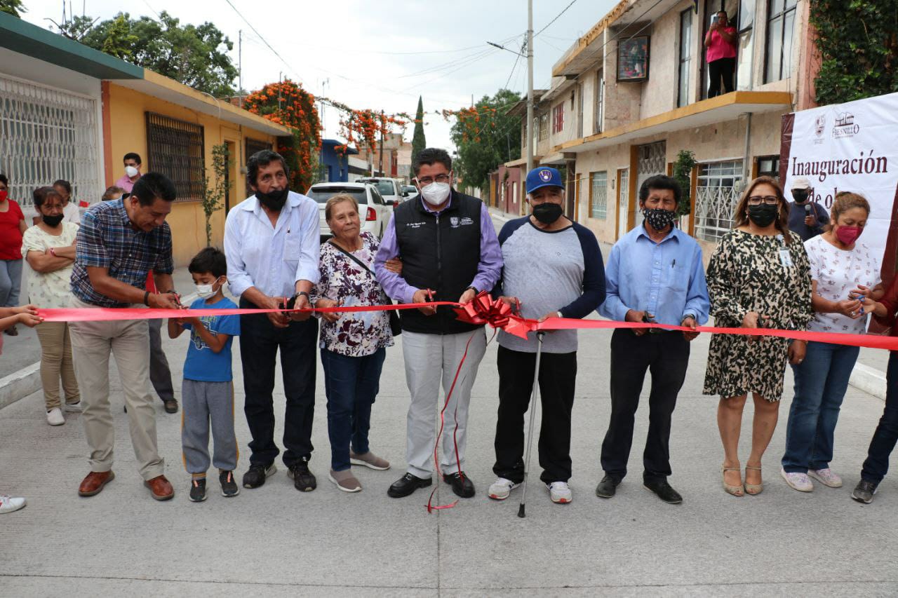 INAUGURA SAÚL MONREAL LA CALLE TOPILTZIN DE LA COLONIA ESPARZA