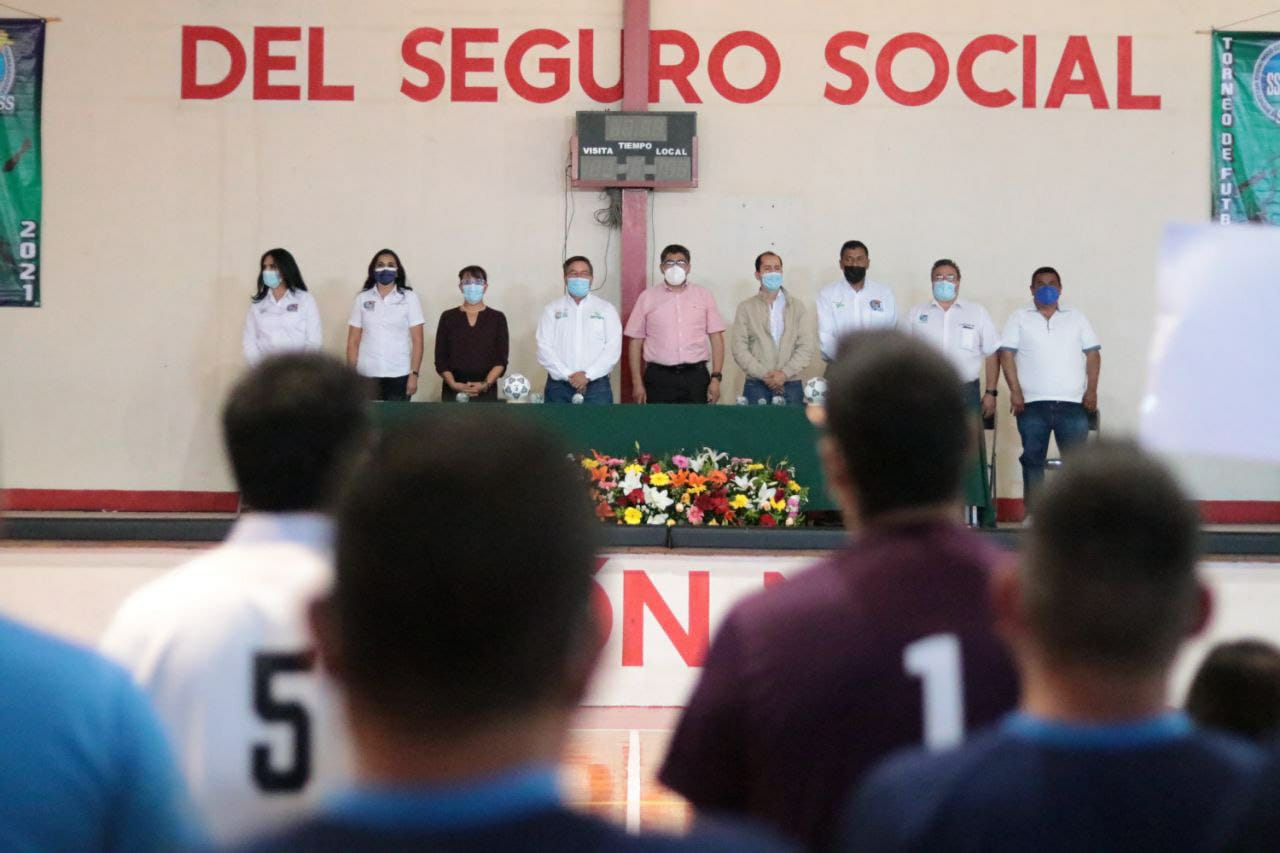 SAÚL MONREAL INAUGURA EL TORNEO DE FÚTBOL DE SALÓN DEL SNTSS DEL IMSS