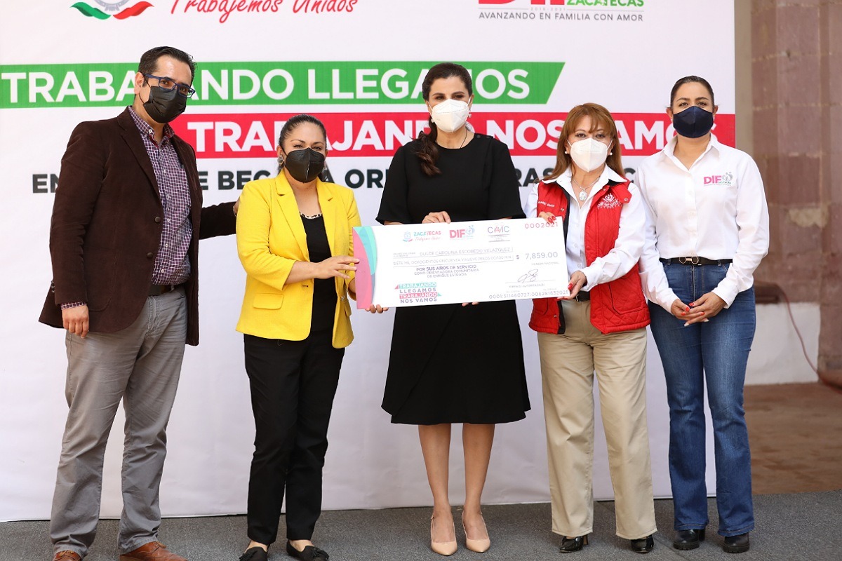 ENTREGA DIF ZACATECAS BECAS A EDUCADORAS Y EDUCADORES DE LOS 94 CENTROS DE ASISTENCIA INFANTIL COMUNITARIO