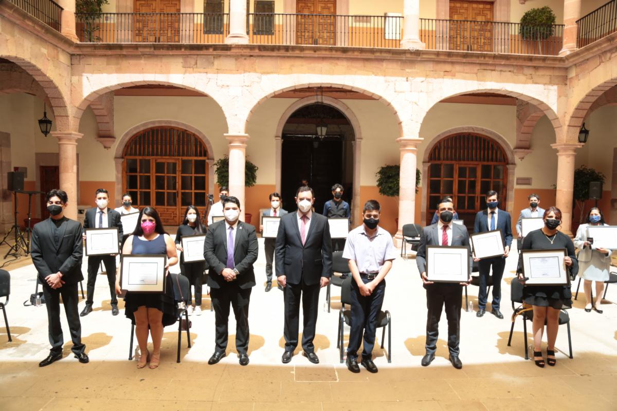 ENTREGA GOBERNADOR ALEJANDRO TELLO EL PREMIO ESTATAL DE LA JUVENTUD 2021