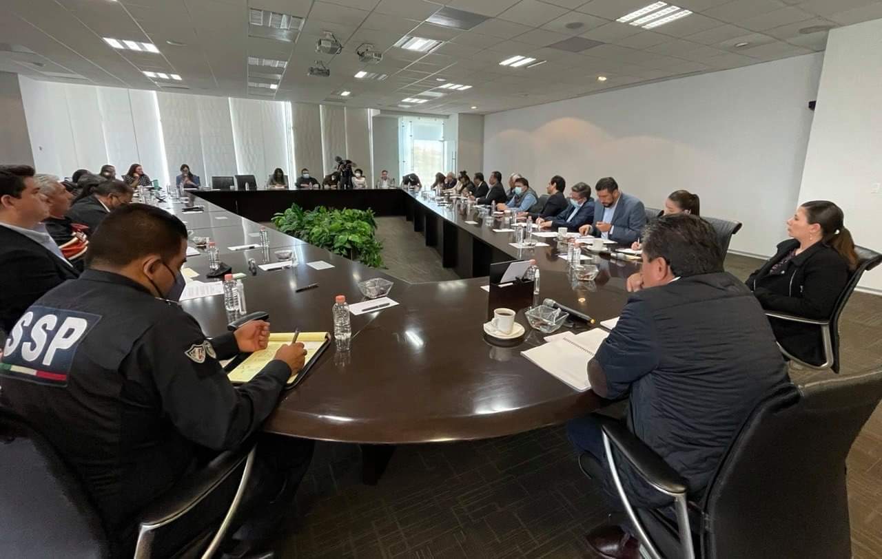 SE REÚNE GOBERNADOR CON GABINETE: TOMAN MEDIDAS