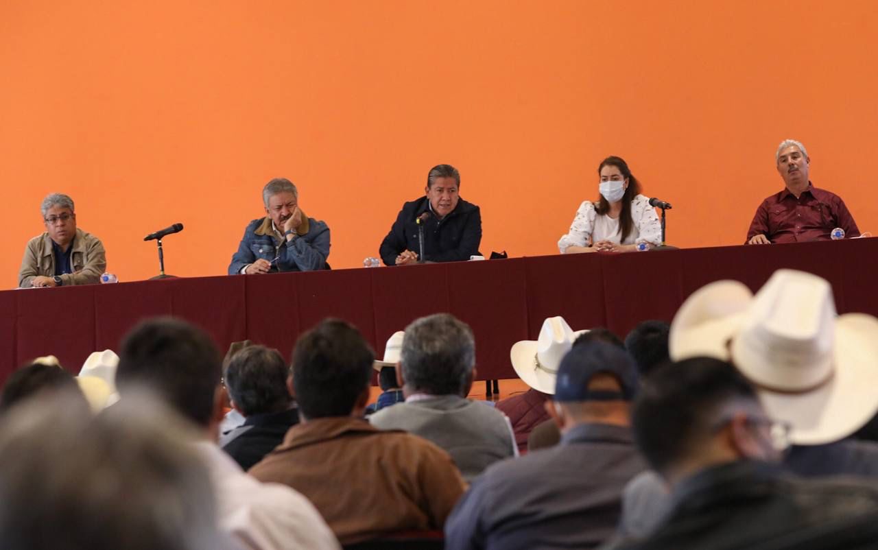 Acuerdan Gobernador David Monreal, campesinos y ganaderos Segunda Feria Agropecuaria