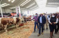 Exitosa inauguración del Tianguis Agropecuario Regional en Fresnillo; productores se benefician con implementos y sementales