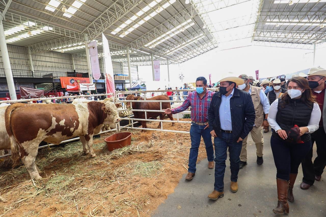 Exitosa inauguración del Tianguis Agropecuario Regional en Fresnillo; productores se benefician con implementos y sementales