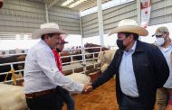 Cientos de productores se beneficiaron en el Tianguis Agropecuario Regional: Gobernador David Monreal