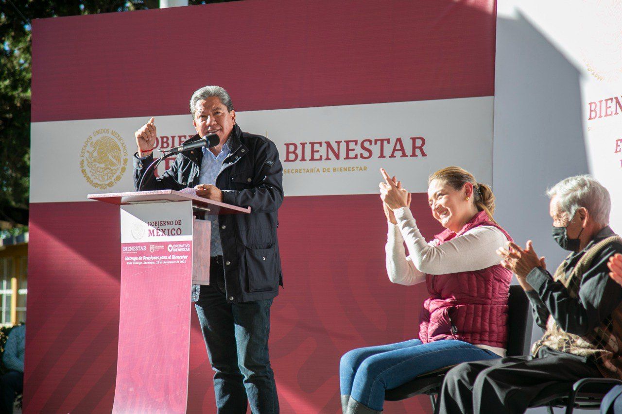 Entregan apoyos Bienestar