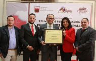 El presidente municipal Alan Murillo recibió el certificado como Promotor de la Salud