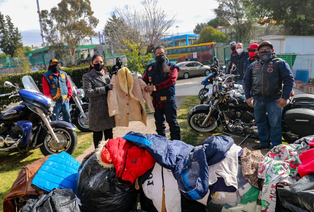 Concilio de Moto Clubs Unidos de Zacatecas entregó donativo de ropa invernal a SEDIF