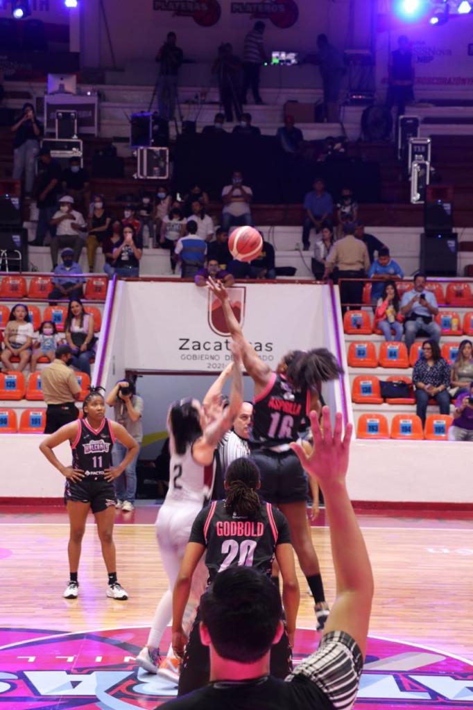 INTENSO PRIMER PARTIDO, ENTRE PLATERAS DE FRESNILLO Y HALCONES DE XALAPA