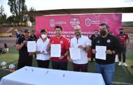 Firma convenio Julio César Chávez con Mineros de Zacatecas