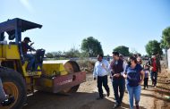 Supervisa Julio César Chávez rehabilitación de camino a Casas Coloradas