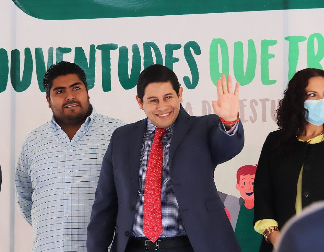 REALIZAN FERIA DE ORIENTACIÓN VOCACIONAL EN EL MARCO DEL DÍA DEL ESTUDIANTE
