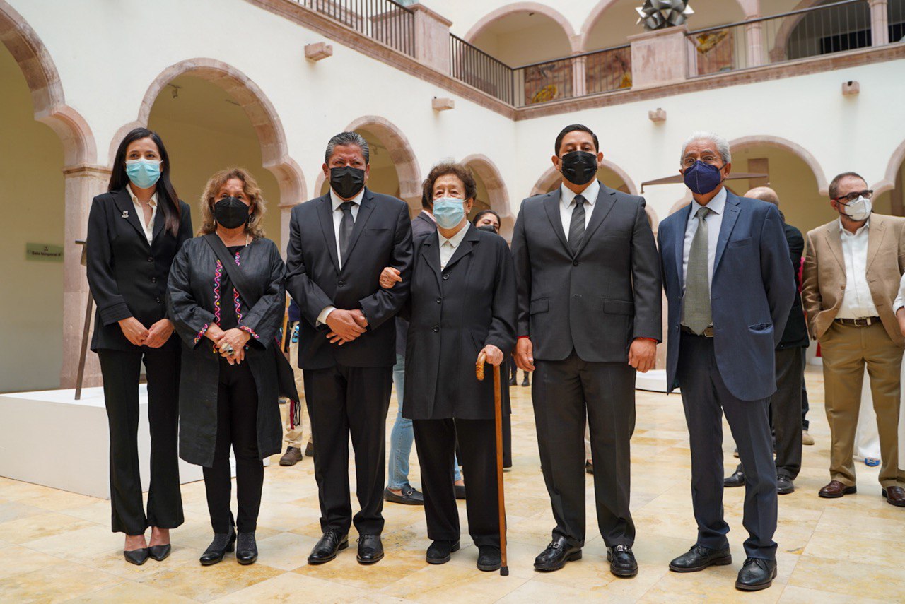 RINDE AUTORIDADES MUNICIPALES Y ESTATALES HOMENAJE PÓSTUMO A MANUEL FELGUÉREZ