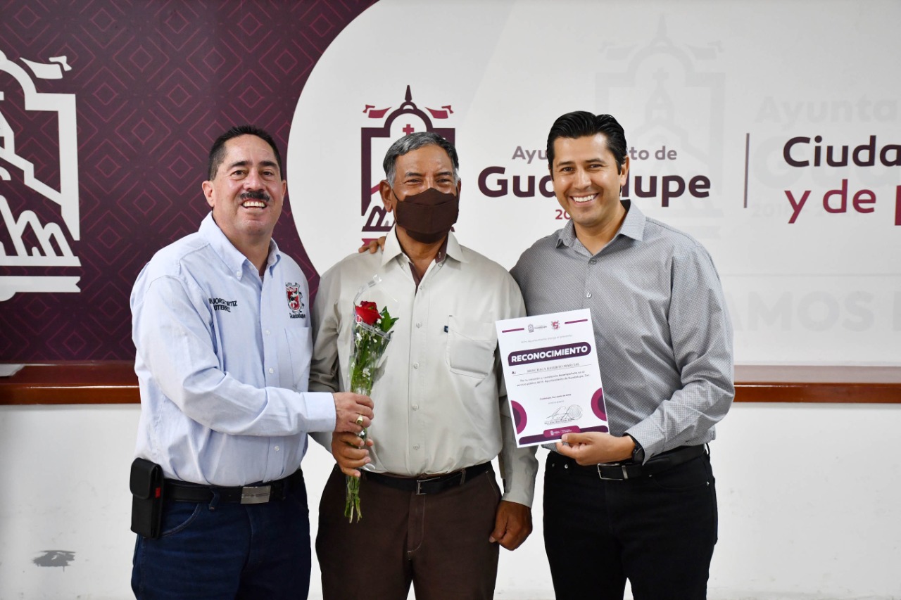 Reconoce Julio César Chávez a trabajadores pensionados del Ayuntamiento de Guadalupe