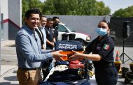 Entrega Julio César Chávez uniformes y equipo a Protección Civil y Bomberos de Guadalupe