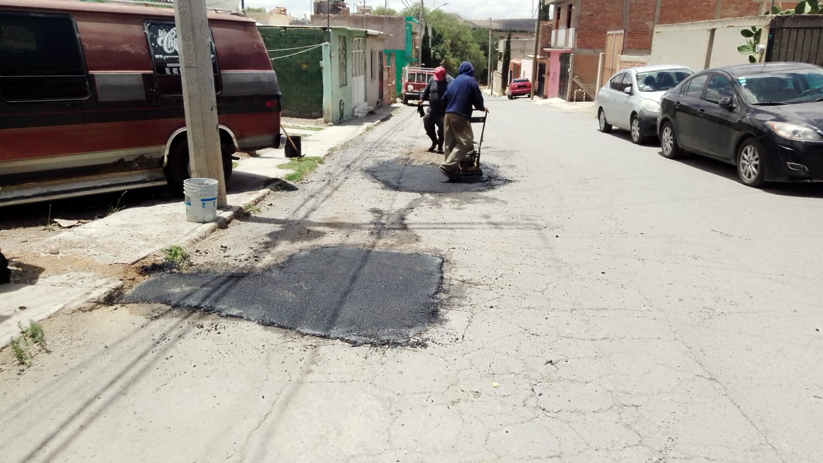 LLEVA CAPITAL DE ZACATECAS TRABAJOS DE BACHEO A ZONAS ALEJADAS