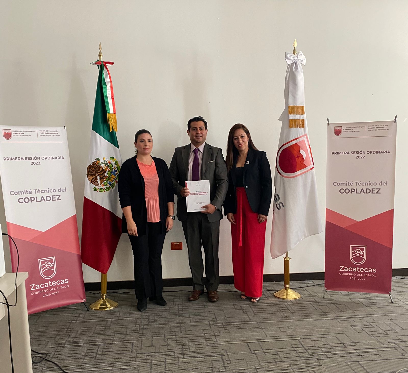 ENTREGA LA CAPITAL PLAN DE DESARROLLO REGIONAL Y TERRITORIAL PARA LA CONSTRUCCIÓN DE UN MEJOR ZACATECAS