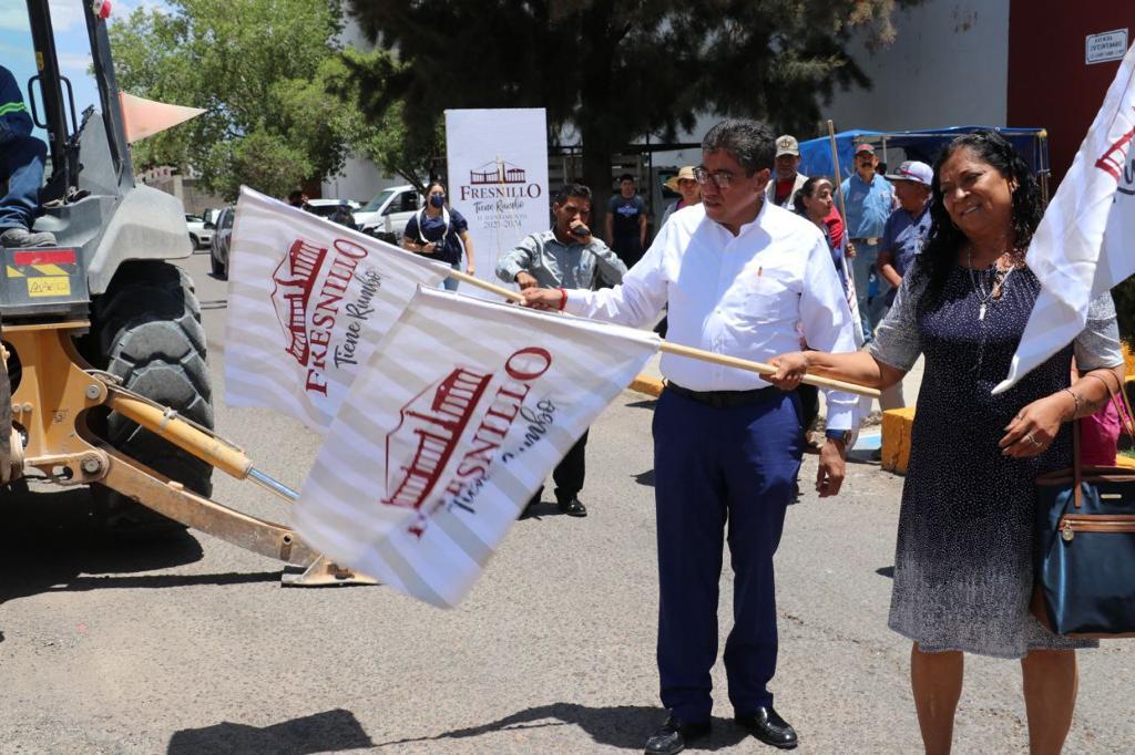 ARRANCA REHABILITACIÓN DE LA CALLE IV CENTENARIO EN LA COLONIA LIENZO CHARRO