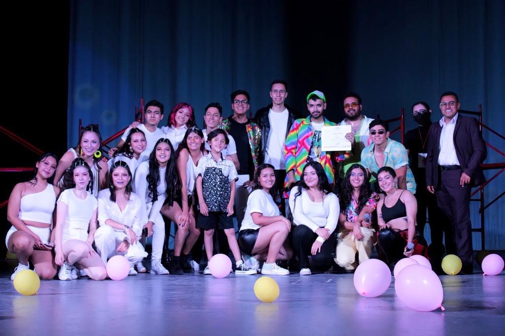 DISFRUTAN FRESNILLENSES DEL CONCIERTO “LA NOCHE SE MUEVE”