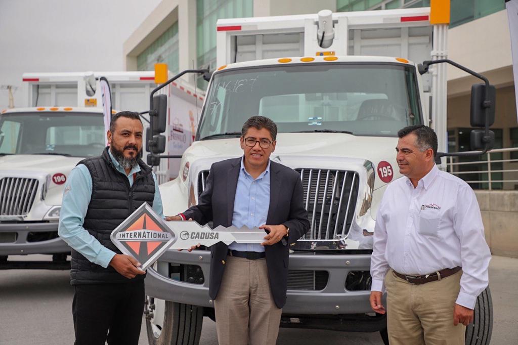 RECIBE MUNICIPIO DONACIÓN DE DOS CAMIONES RECOLECTORES