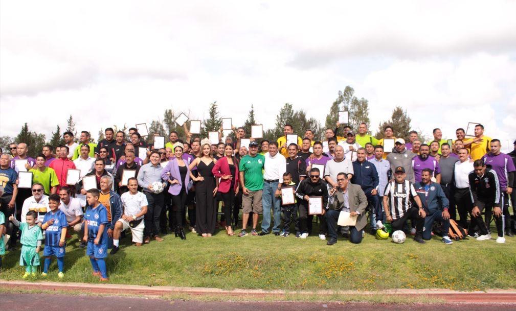 RECONOCEN A FUTBOLISTAS HISTÓRICOS DE LA DÉCADA 2000