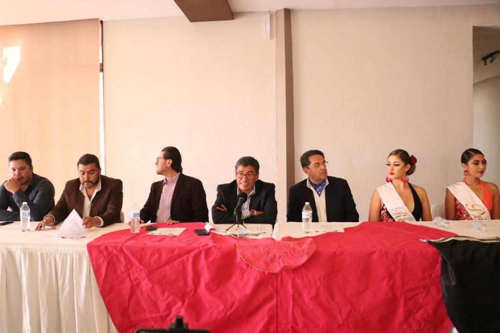 PRESENTAN CARTEL DE ACTIVIDADES TAURINAS EN FRESNILLO