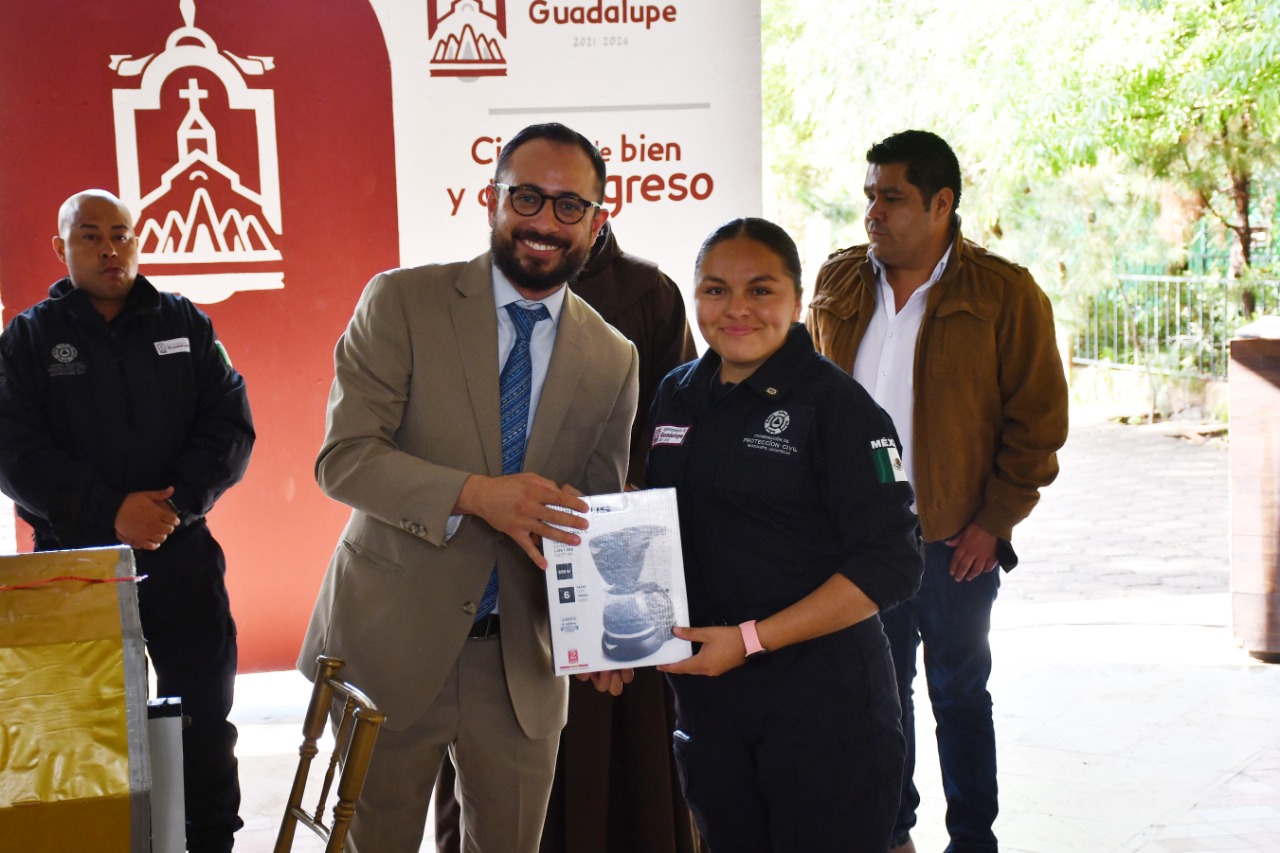 Reconocen al Cuerpo de Bomberos de Guadalupe