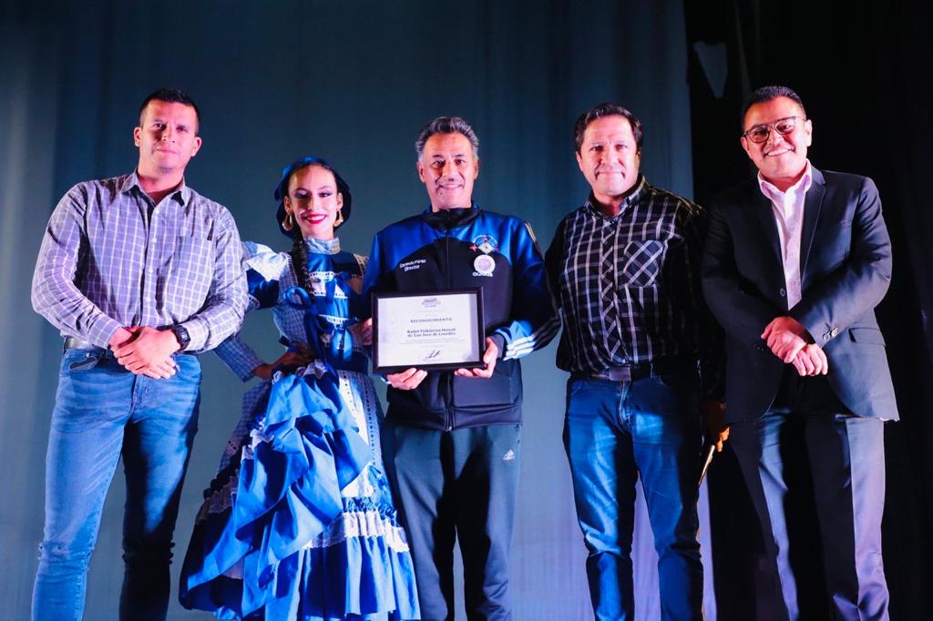 GRAN PRESENTACIÓN DEL BALLET FOLKLÓRICO HUICOT EN EL TEATRO ECHEVERRÍA