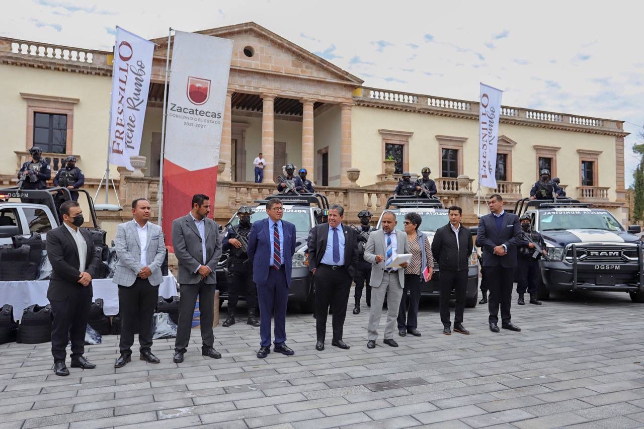 EQUIPA GOBIERNO DEL ESTADO A LA POLICÍA MUNICIPAL DE FRESNILLO