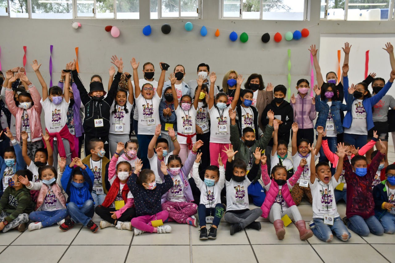 Niñas y niños de entre 6 y 12 años   Disfrutan de cursos de verano en el DIF Guadalupe