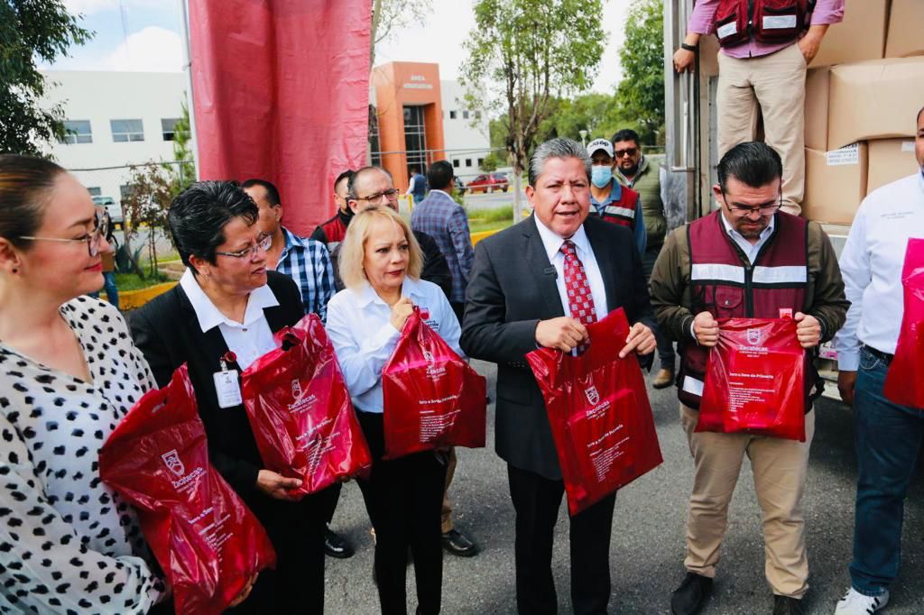 Todas las niñas y los niños de primaria y secundaria de educación pública recibirán útiles escolares: Gobernador David Monreal