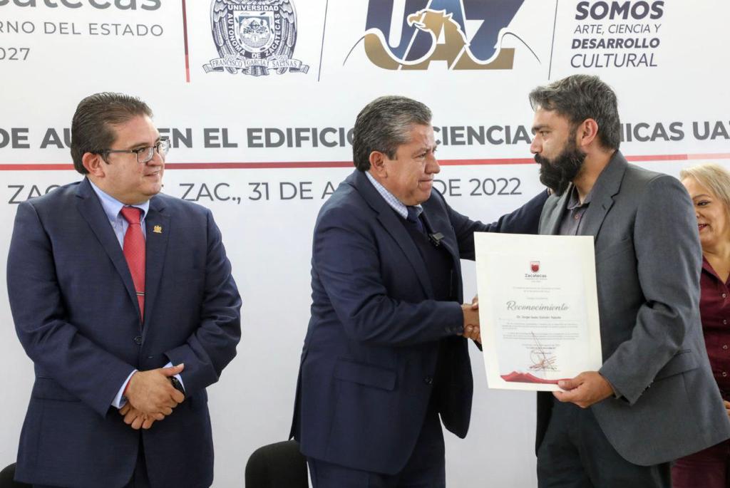 Entrega Gobernador David Monreal mejoramiento del edificio de la Unidad Académica de Ciencias Químicas de la UAZ