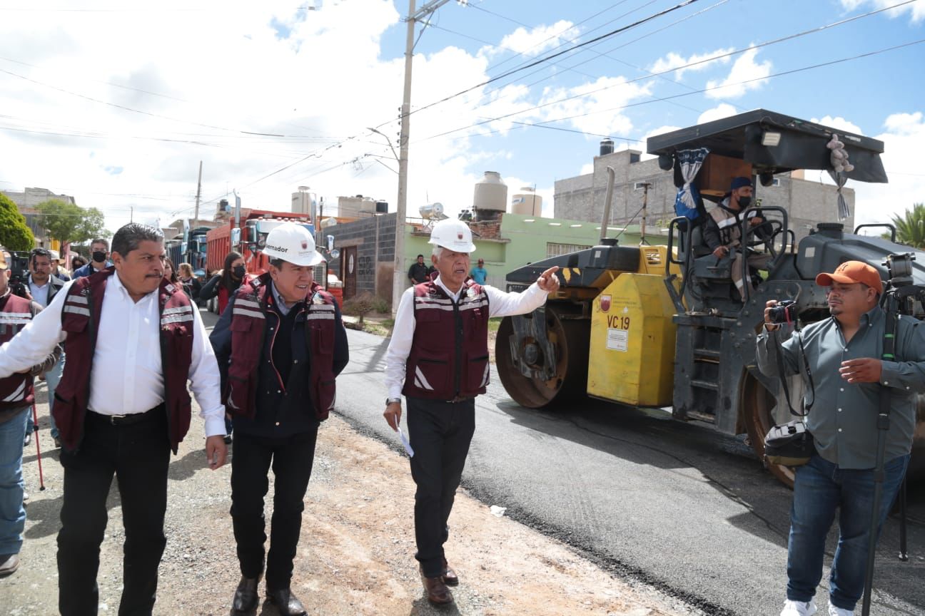 Supervisa Gobernador David Monreal Ávila pavimentaciones en Trancoso y Guadalupe