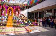 PRESENTA JORGE MIRANDA CASTRO MAJESTUOSO ALTAR DE MUERTOS EN LA PRESIDENCIA MUNICIPAL