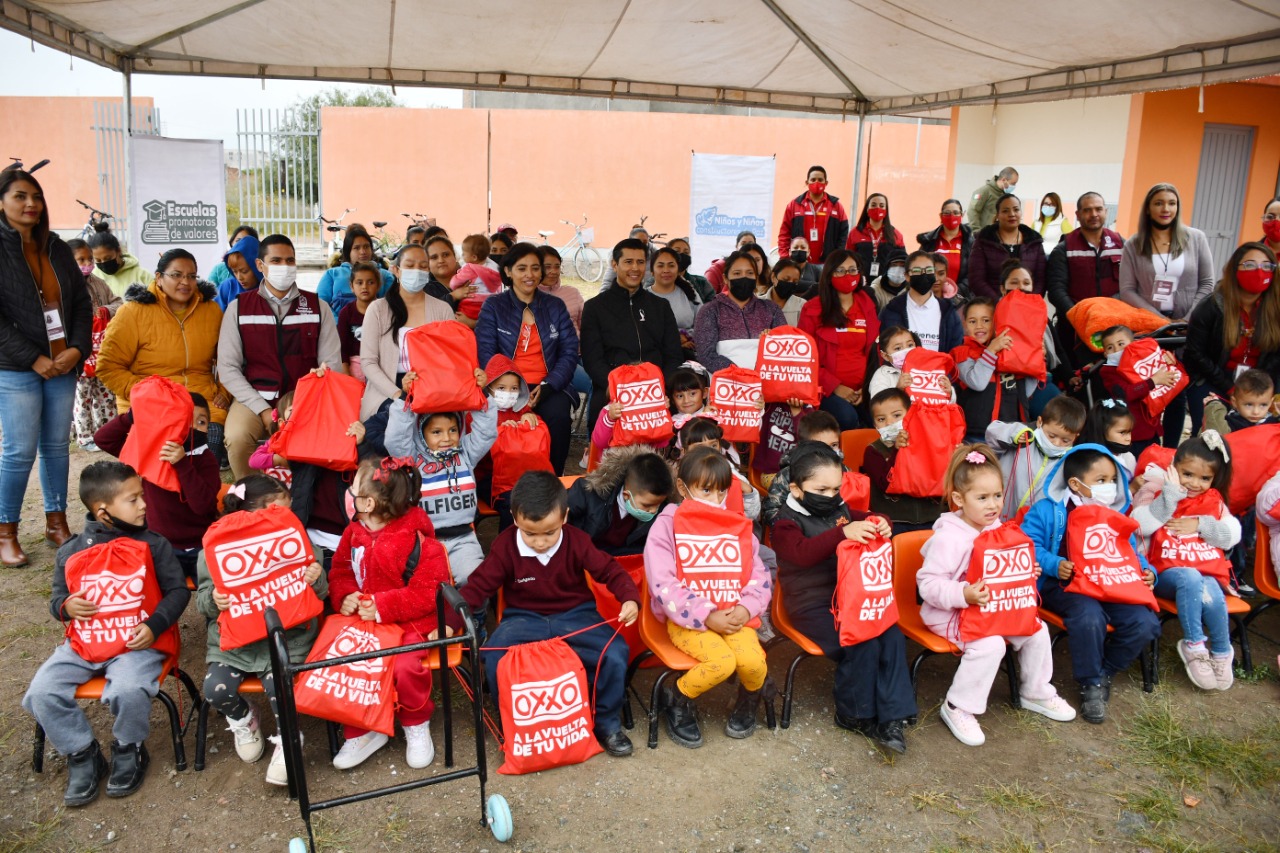 Con acciones de fomento de valores y apoyo a la educación   Fortalece Julio César Chávez Padilla estrategias de construcción de paz