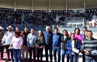 Con la entrega de depósitos de agua   Le cumple Julio César Chávez a las familias guadalupenses para mejorar su calidad de vida