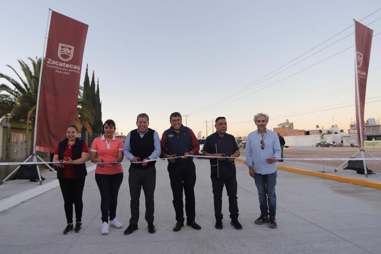 CUMPLE SAÚL MONREAL EN OBRA PÚBLICA EN FRESNILLO