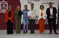 Entrega Julio César Chávez 300 calentadores solares