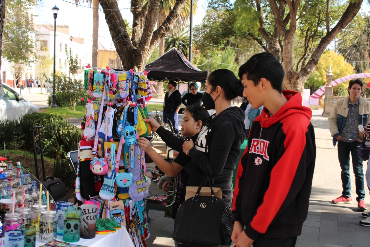 REALIZAN EXPO NAVIDEÑA CON EMPRESARIAS DE LA CAPITAL