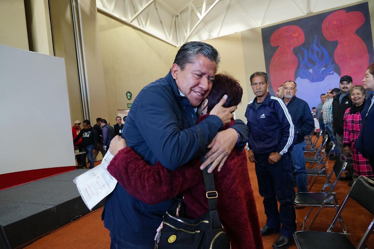 Sin contraer un solo peso de deuda, Gobernador David Monreal otorga apoyos a comerciantes y microempresas de Zacatecas
