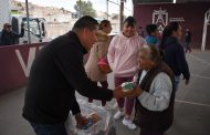 Llevan alegría navideña a Tierra y Libertad