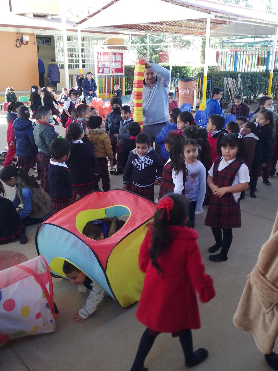 LLEVAN BIBLIOTECAS A COMUNIDADES CON LAS CARAVANAS CUENTACUENTOS