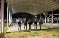 Supervisa Julio César Chávez instalación de luminarias solares en espacios públicos