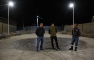 En la Comunidad de San Ignacio  Supervisa Julio César Chávez iluminación con tecnología solar